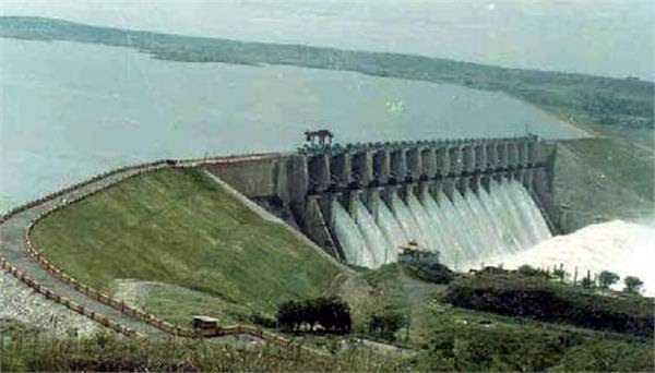 ਭਾਖੜਾ ਡੈਮ ”ਚ ਪਾਣੀ ਦਾ ਪੱਧਰ ਖਤਰੇ ਦੇ ਨਿਸ਼ਾਨ ਤੋਂ ਸਿਰਫ ਡੇਢ ਫੁੱਟ ਦੂਰ, 8 ਫੁੱਟ ਤੱਕ ਖੋਲੇ ਫਲੱਡ ਗੇਟ